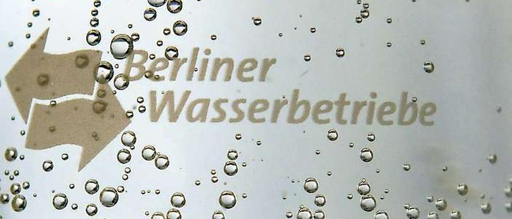 Entscheidend für eine Preissenkung beim Wasser ist für Jörg Simon, dem Vorstandschef der Berliner Wasserbetriebe, die Basis. Die Verfügung des Bundeskartellamts lehnt das Unternehmen ab, stellt sich aber grundsätzlich nicht gegen Tarifsenkungen.