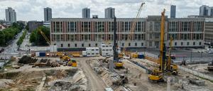 Baustelle am künftigen Humboldt-Forum. Nun wird über den Gestaltungswettbewerb für das Umfeld des Schlosses gestritten.