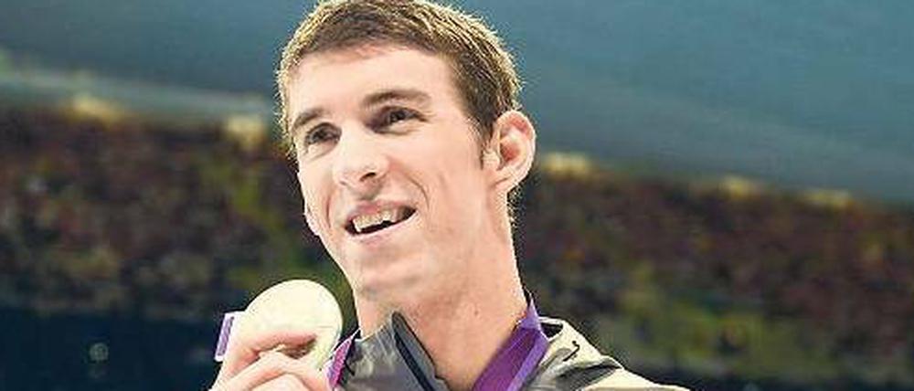Endlich Erster. Nach der Goldmedaille in der Staffel gewann Michael Phelps sein erstes Einzelgold in London.