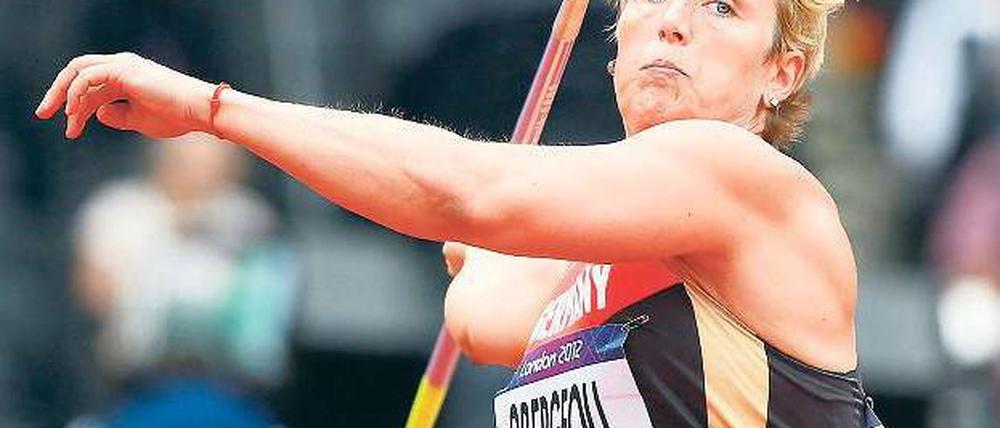 Weit weg. Christina Obergföll war in Peking die einzige deutsche Medaillengewinnerin in der Leichtathletik. Mit Bronze wäre sie auch in London zufrieden. Foto: dpa