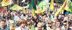 Protest in Gorleben: Geht die Erkundung des Salzstocks weiter, blockieren wir ebenfalls weiter, versprechen die Atomkraftgegner. Foto: Focke Strangmann/dapd