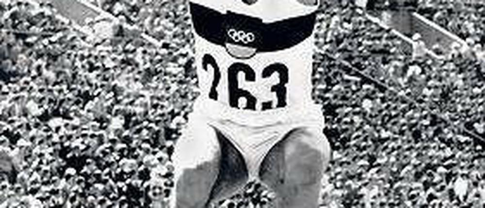 Willi Holdorf, 72, gewann 1964 den olympischen Zehnkampf. Heute arbeitet er für Adidas.