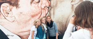 Beliebte Foto-Gelegenheit: East-Side-Gallery in Friedrichshain.