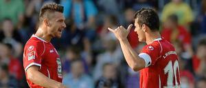 Neuzugang Albert Bunjaku (r.) sorgte mit einem Doppelpack für den Sieg seiner Lauterer.