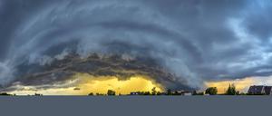  Gewitter über Kirchwerder, Hamburg, Deutschland, Europa *** Thunderstorm over Kirchwerder, Hamburg, Germany, Europe