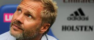 Hilfe von oben gesucht. HSV-Trainer Thorsten Fink steht schon vor der Saison unter Druck. Nicht nur seinen Kader, sondern auch sein Verhältnis mit Sportdirektor Frank Arnesen wurde infrage gestellt. 