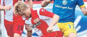 Selbstbewusstsein allein reicht nicht. Unions 18-jähriger Björn Jopek (am Ball) hatte einige gute Szenen, konnte die Niederlage seines Teams allerdings nicht verhindern. 