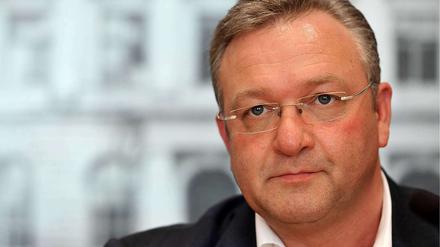 Berlins Innensenator Frank Henkel will keinen Alleingang der Länder in Sachen NPD-Verbot.