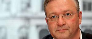 Berlins Innensenator Frank Henkel will keinen Alleingang der Länder in Sachen NPD-Verbot.