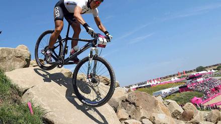 Sabine Spitz gewinnt Olympia-Silber mit dem Mountainbike.