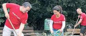 Signal gesetzt. In roten T-Shirts trafen sich die Tempelretter zum Einsatz. 