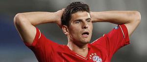 Stürmer Mario Gomez muss zum Saisonstart zuschauen. 