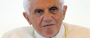 Papst Benedikt XVI. trägt offenbar schwer daran, dass ihm die katholische Kirche seines Heimatlandes nicht immer unwidersprochen folgt.