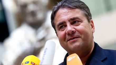 Der SPD-Vorsitzende Sigmar Gabriel attackiert die Schweizer Banken.