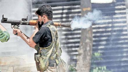 Panzerabwehrraketen gehören zu den neuen Waffentypen, über welche die Aufständischen in Aleppo verfügen. 