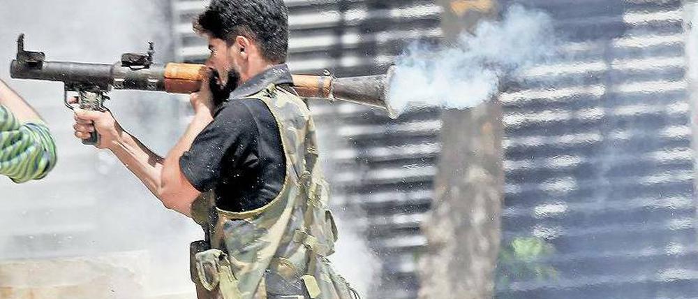 Panzerabwehrraketen gehören zu den neuen Waffentypen, über welche die Aufständischen in Aleppo verfügen. 