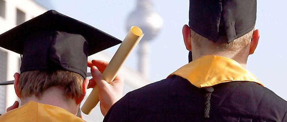 Wie weiter nach der Promotion. Für die Juniorprofessur wird ein geregelter Tenure Track schon lange gefordert.