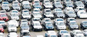 Exportschlager. Die deutschen Autohersteller VW, Daimler und BMW steigerten ihren Umsatz im zweiten Quartal zusammen um 14 Prozent auf 96 Milliarden Euro. Foto: dapd