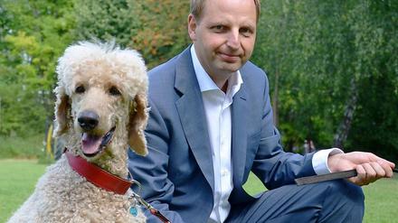 Senator Heilmann nimmt einen der "Bellos" an die Leine. Aber führt sein Projekt auch zum Erfolg?