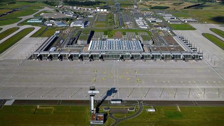 Schönefeld im August 2012. So sieht sie aus, die Flughafenbaustelle.
