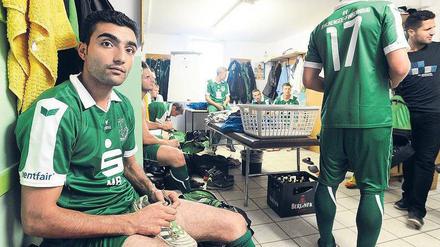 Training fürs nächste Interview. Auch Sezer Seymen fühlt sich als Star – doch nach 90 Minuten kann alles vorbei sein. 