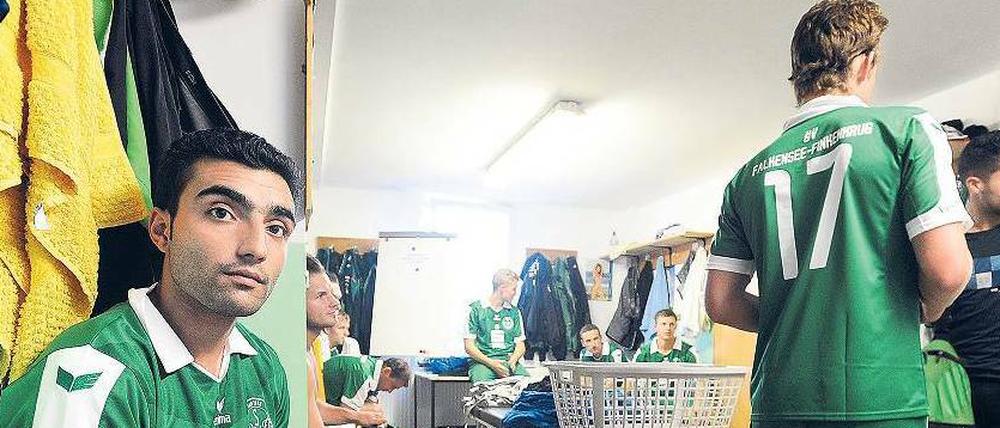 Training fürs nächste Interview. Auch Sezer Seymen fühlt sich als Star – doch nach 90 Minuten kann alles vorbei sein.