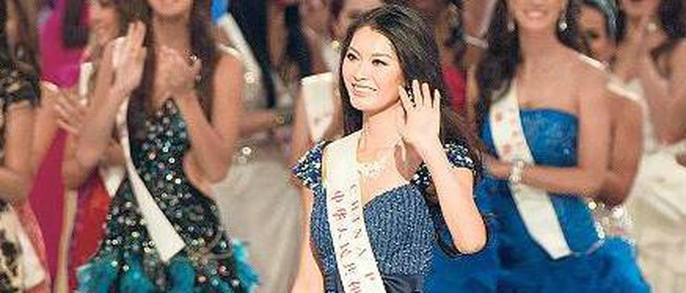 Yu Wenxia aus China ist die neue Miss World. Der Wettbewerb fand in der chinesischen Minenstadt Ordos statt. Gebaut für eine Million Menschen, leben in Ordos in der Inneren Mongolei auch Jahre nach der Fertigstellung nicht einmal 30 000 Menschen.