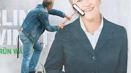 Alles frisch. Renate Künast, hier auf einem Berliner Wahlplakat von 2011, will noch einmal kämpfen. Foto: Sebastian Kahnert/dpa