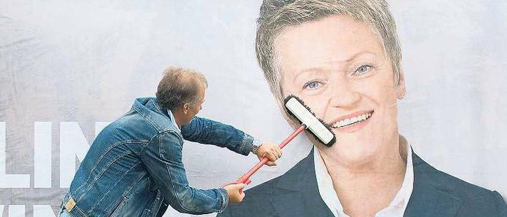 Alles frisch. Renate Künast, hier auf einem Berliner Wahlplakat von 2011, will noch einmal kämpfen. Foto: Sebastian Kahnert/dpa
