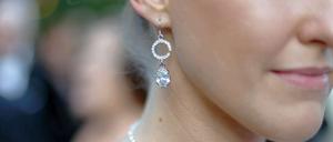 Ohrschmuck: Umstritten ist, ob dies bei Minderjährigen als Körperverletzung geahndet wird.