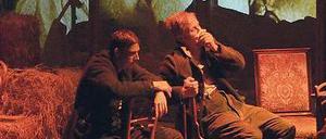 Gegenbilder zum Krieg. In den Arkaden leuchten die frühesten Fotografien überhaupt auf: entblößte Frauenkörper. Davor lümmeln Soldaten.