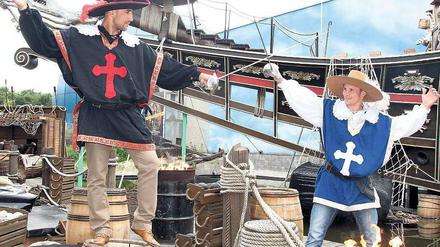 En garde. Arthur Abraham (l.) boxt am Samstag gegen den WBO-Weltmeister Robert Stieglitz um dessen Gürtel. Nach drei Niederlagen könnte eine weitere das Ende von Abrahams Karriere einläuten. Foto: Photowende