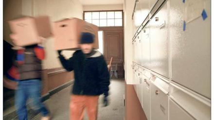 Die zwangsweise Räumung der Wohnung kann vermieden werden. Es gibt viele Beratungsstellen, die bei Mietschulden helfen. 