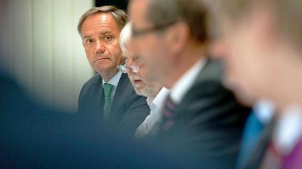 Rainer Schwarz bleibt vorerst Flughafen-Chef.