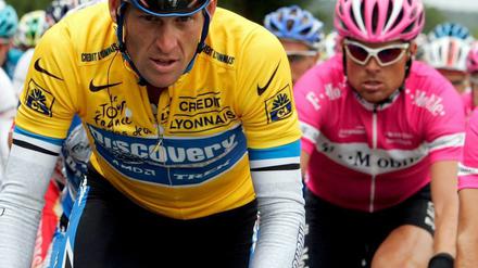 Kontrahenten. Armstrong und Ullrich bei der Tour de France 2005.