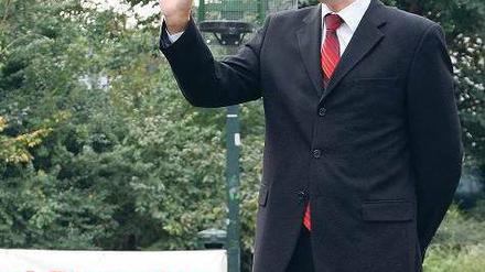Kopiert. Jan Figel, Ex-EU-Kommissar für Bildung, soll sich bei seiner Promotion aus EU-Broschüren bedient haben.