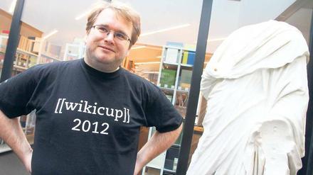 Im Dienst der Antike. Marcus Cyron ist der erste „Wikipedian in residence“ hierzulande, am Deutschen Archäologischen Institut Berlin. Er soll Forschern beibringen, was aus Sicht der Online-Enzyklopädie relevant ist.