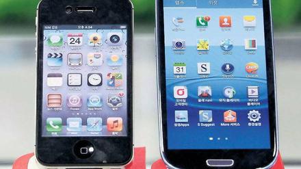 Mein großer Bruder. Das Samsung Galaxy ähnelt dem iPhone von Apple zu sehr, urteilten die Richter. In den USA droht deshalb jetzt ein Verkaufsverbot.