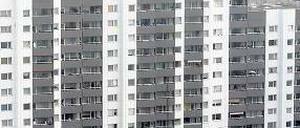 Berlin historisch. An diesem Wochenende steht die Stadt ganz im Zeichen ihrer Geschichte. Zum Beispiel gestern bei der Langen Nacht der Museen zum 775. Jubiläum, bei der vor dem Berliner Dom die „Flying Steps“ auftraten. In Schloss Friedrichsfelde wird ein Rokoko-Fest gefeiert, im Nikolaiviertel die Historiale und in Gropiusstadt 50-jähriges Bestehen.