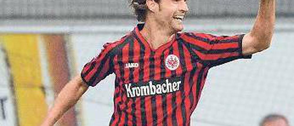 Tendenz weiter steigend. Frankfurts Martin Lanig bejubelt seinen Siegtreffer. Foto: dapd