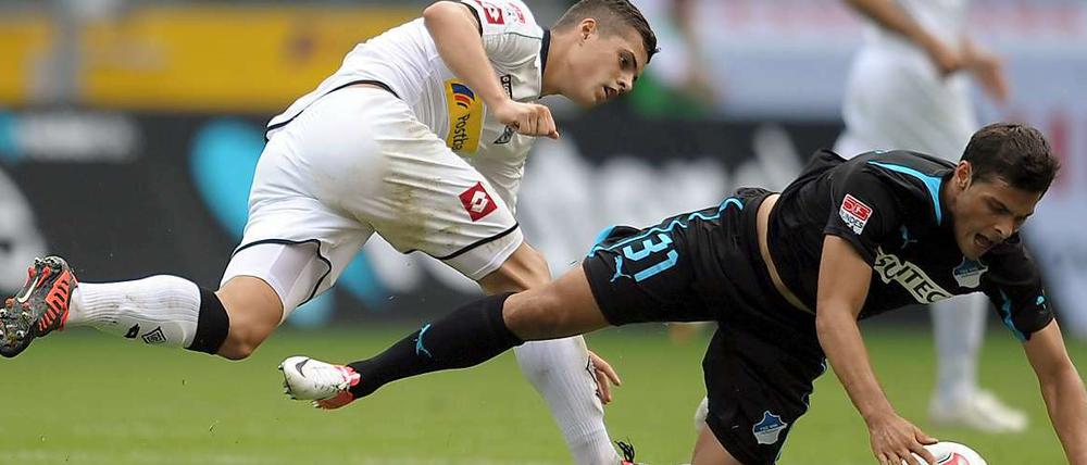 Granit Xhaka (links).
