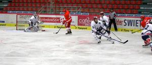 Guter Rückhalt. Sebastian Elwing stand erstmals für Berlin im Tor.