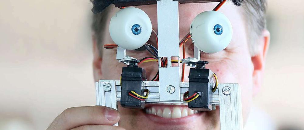 Ein besserer Mensch mit Hilfe von Technik? Das ist ein alter Traum.
