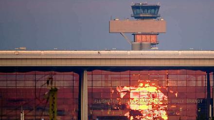 Flughafenfinanzen im Zwielicht. Das BER-Debakel war am Mittwoch Thema des Brandenburger Landtags. An diesem Donnerstag diskutieren die Berliner Abgeordneten.