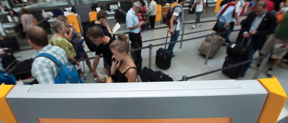 Lufthansa-Kunden müssen sich auf Komplikationen einstellen. Die Flugbegleiter wollen ab Donnerstag streiken.