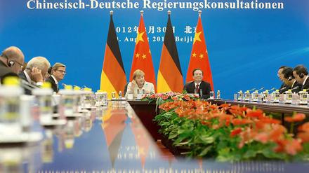 Bundeskanzlerin Angela Merkel und Chinas Ministerpräsident Wen Jiabao bei den zweiten chinesisch-deutschen Regierungskonsultationen.