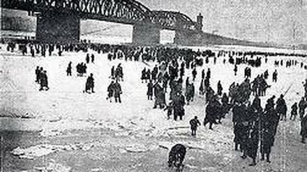 Rhein unter Eis. Diese Postkarte zeigt den Winter 1928 in Mainz.