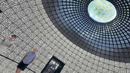 QR-Codes. Der Russe Sergej Tchoban stellt die Planungen für die Satellitenstadt Skolkovo vor. Sie sind nur per iPad zu lesen.