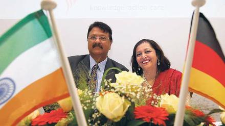 Haben noch eine Firma in Berlin. Der Milliardärs Ajay Piramal und seine Frau Swati kauften im April dem Pharmakonzern Bayer die Sparte für molekulare Bildgebung ab. 