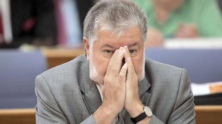 Ministerpräsident Kurt Beck muss sich im Landtag von Rheinland-Pfalz einem Misstrauensantrag der CDU-Fraktion stellen (Archivbild).